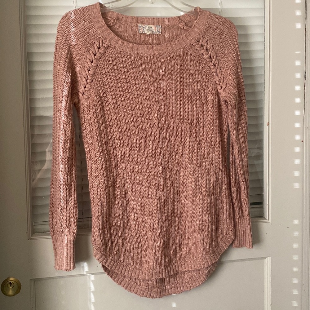 Fall sweater light pink with unique stitching